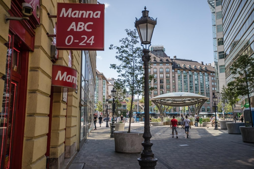 Budapest Passage 27/39
