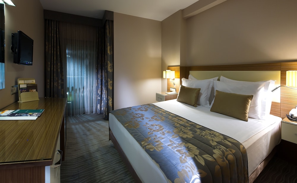 YASMAK COMFORT HOTEL 15/32