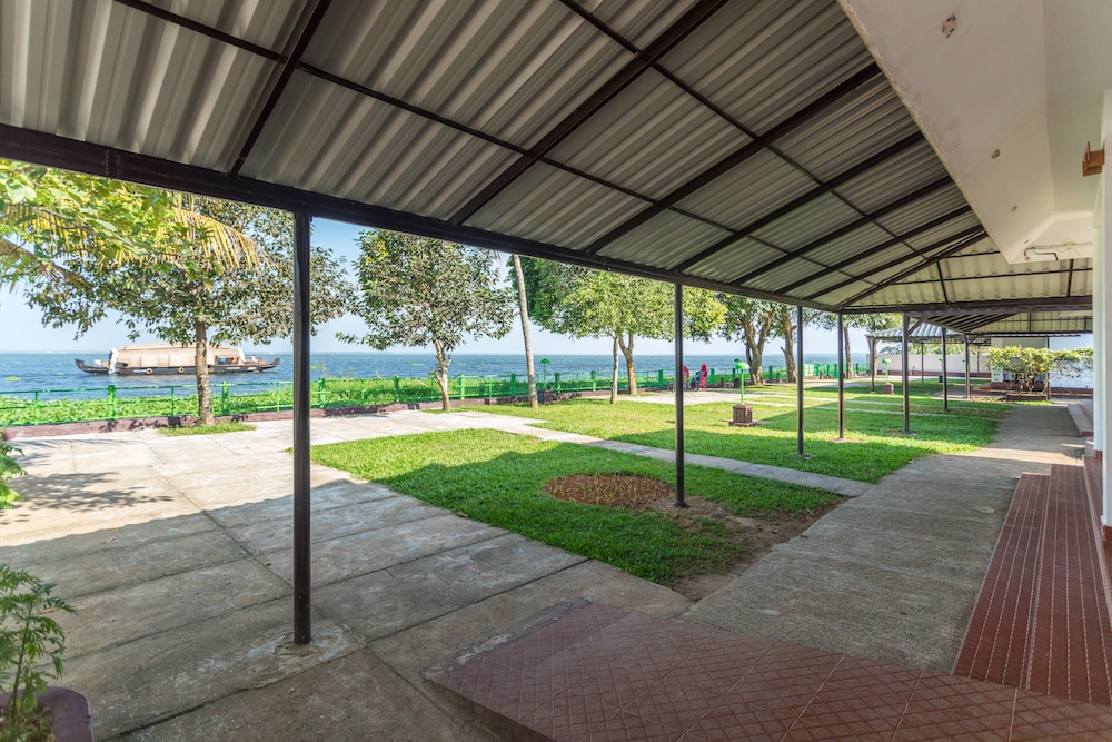 Illikkalam Lakeside Cottages 30/66