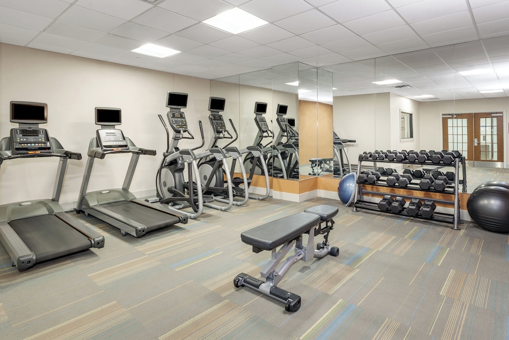 Holiday Inn Expresss And Suites Long Island East End 33/49