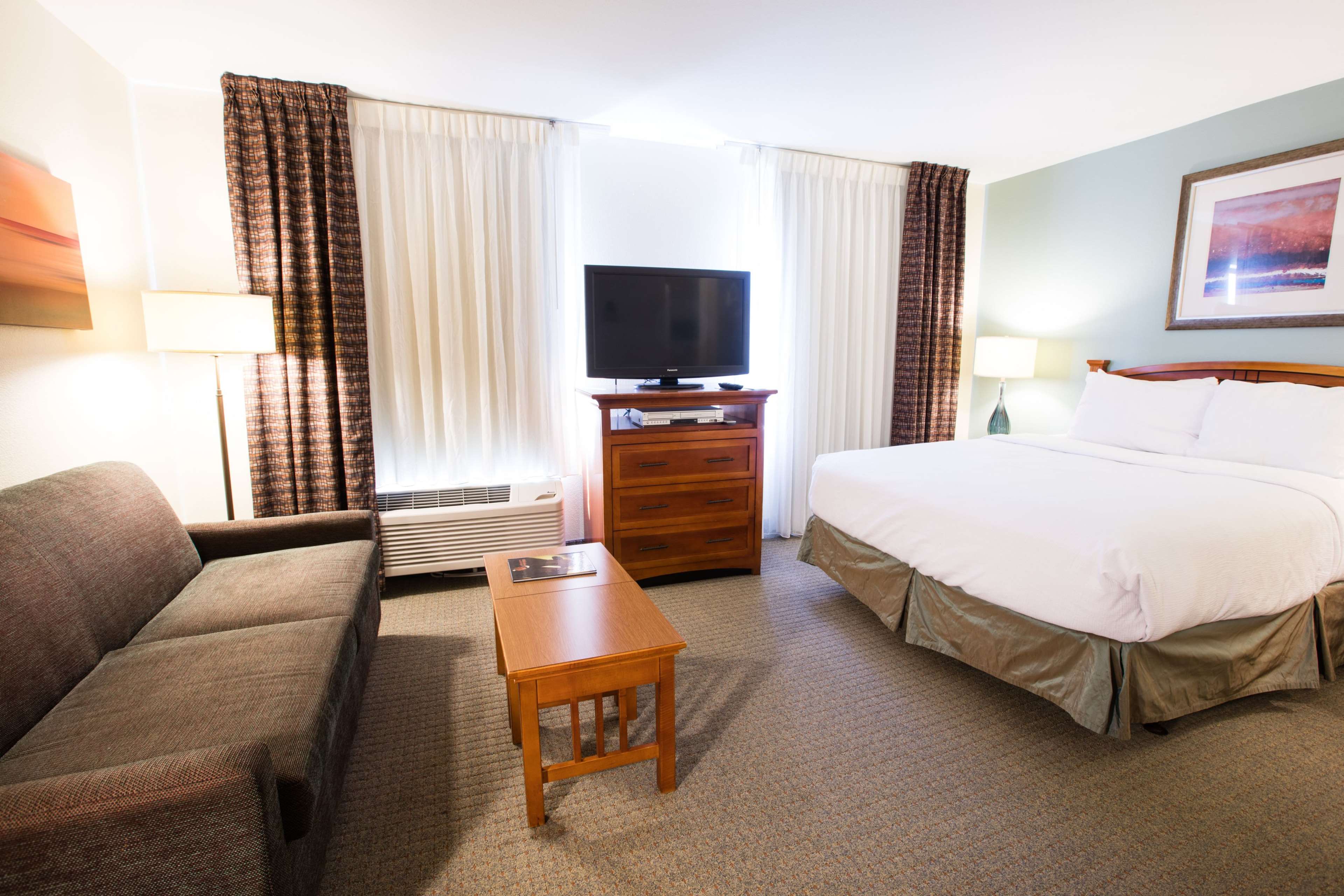 1 BEDROOM, SUITE, QUEEN BED