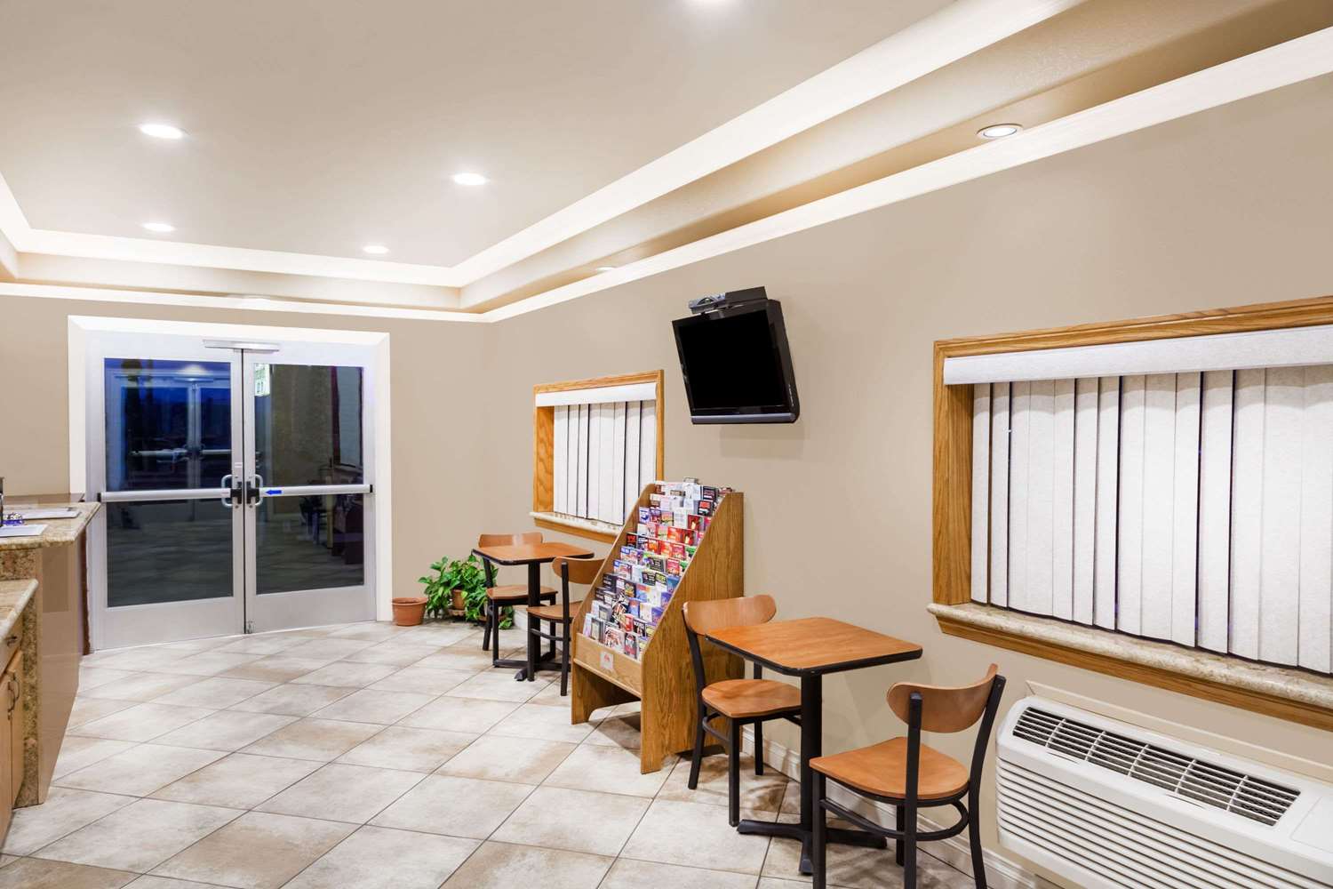 Travelodge By Wyndham Barstow 17/21