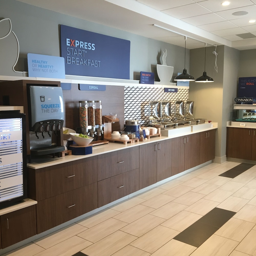 Holiday Inn Express and Suites Nebraska City 36/41