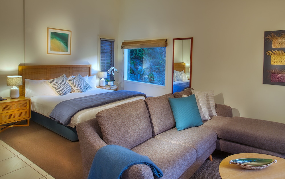 Awaroa Lodge 14/50