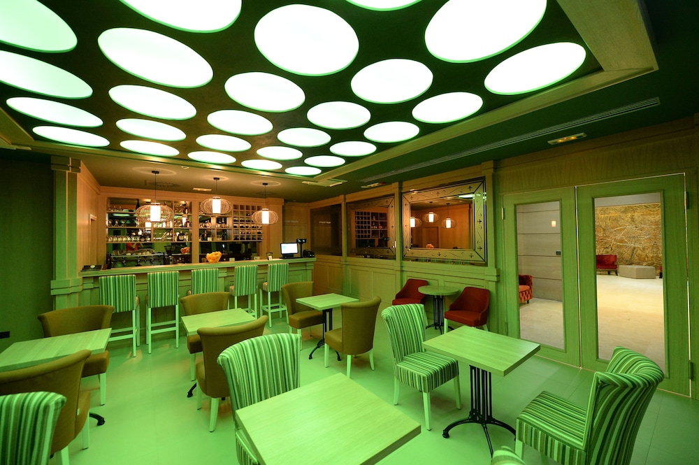 Hotel Hedonic 38/50