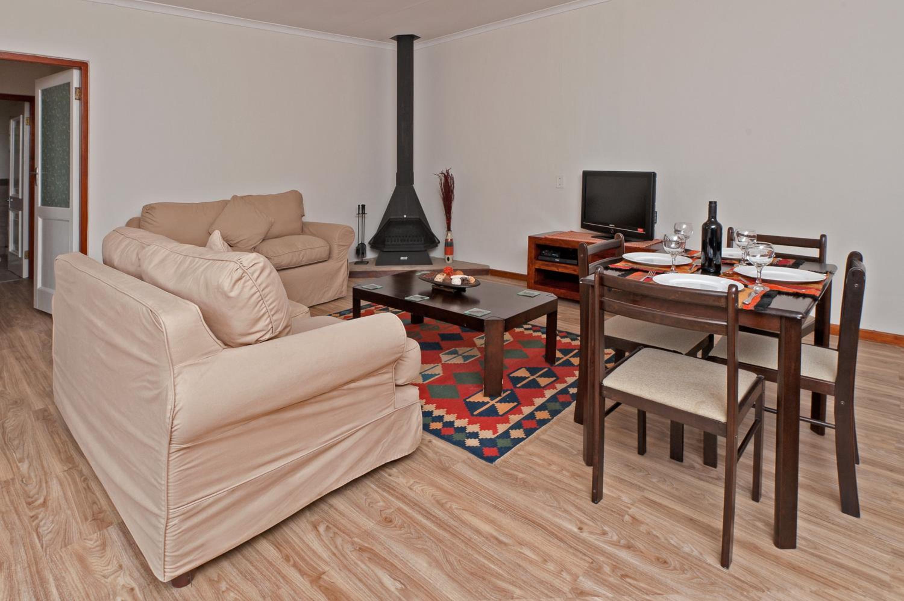 La Galiniere Guest Cottages 1/14