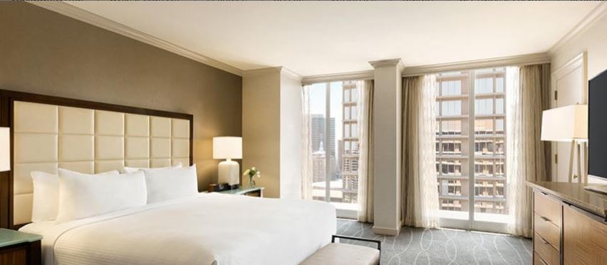 Fairmont Gold, King Bed
