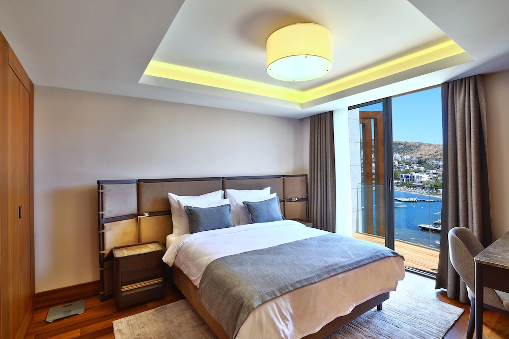 جناح ديلوكس بسرير كوين بإطلالة على البحر، Mare Deluxe Residences and Villas 8/10