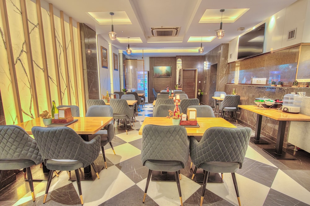 Hotel Singh Empire Dx 50/50