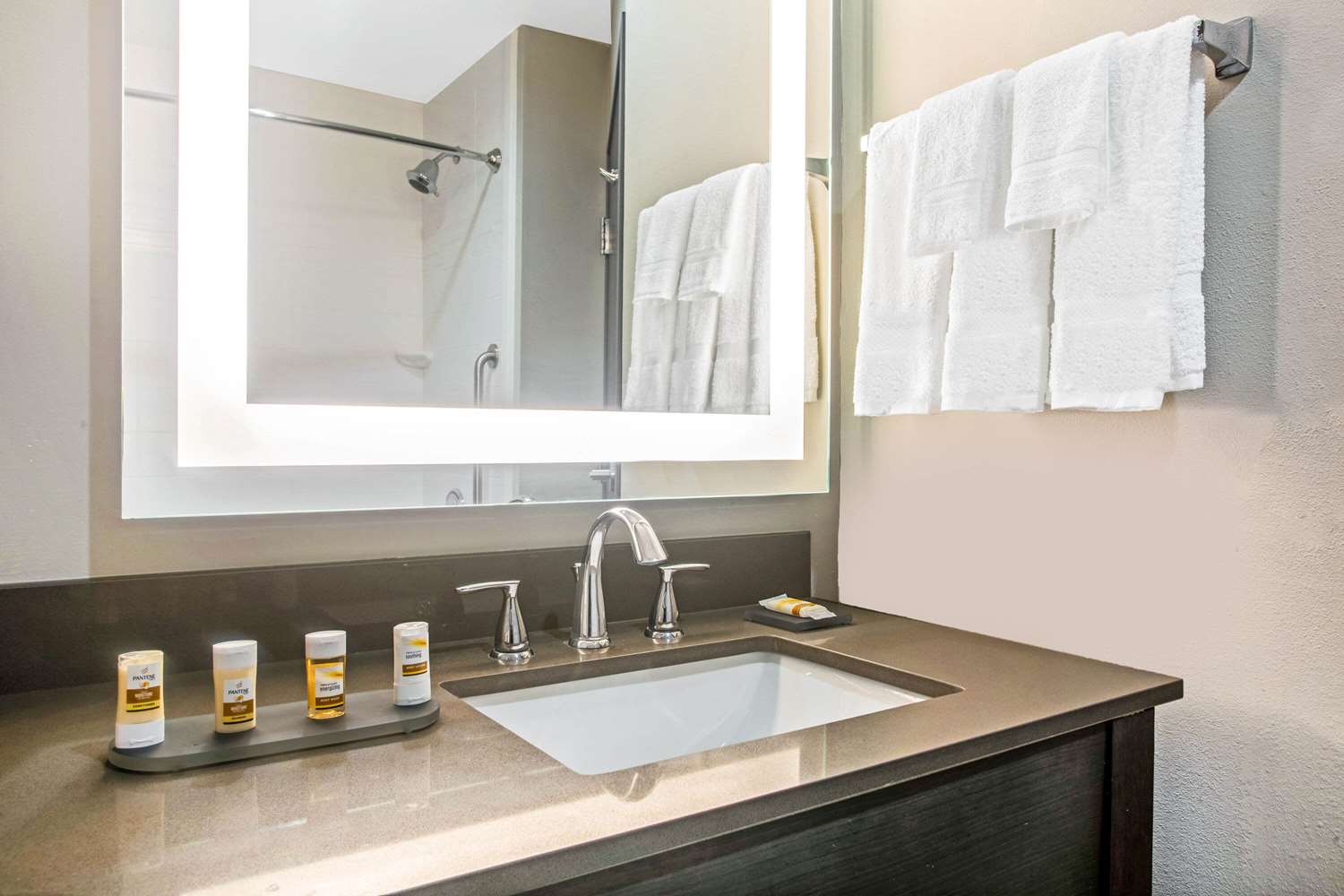 La Quinta Inn & Suites By Wyndham Ponca City 44/45