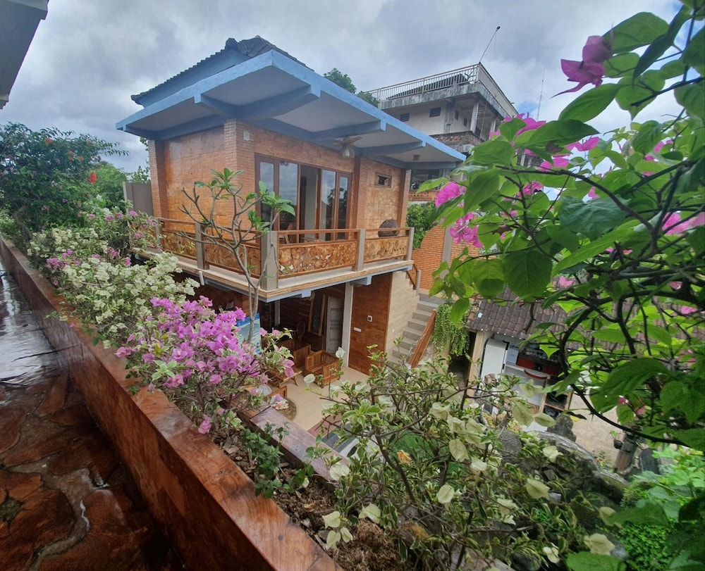 Bulan Bali Homestay 62/63