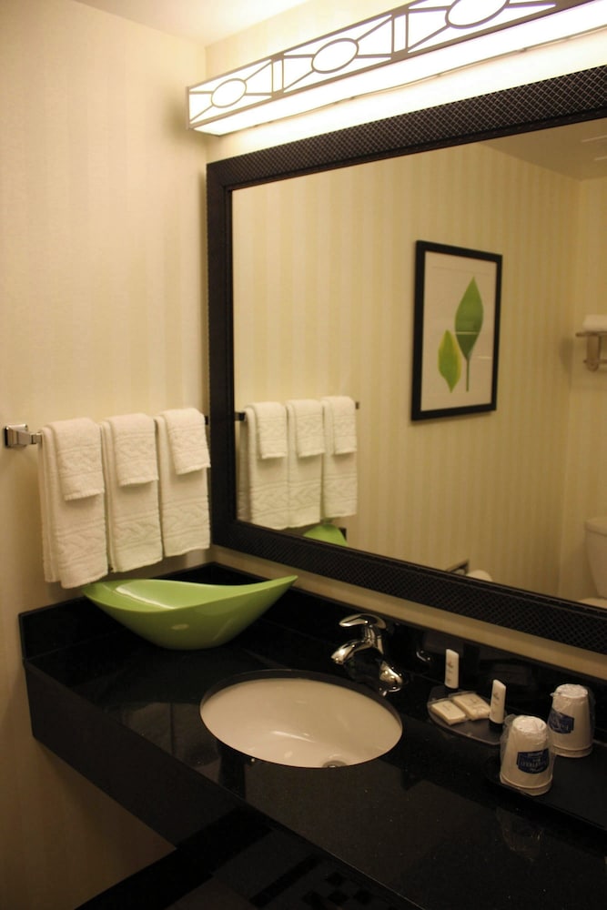 Fairfield Inn Suites By Marriott Morgantown 32/32