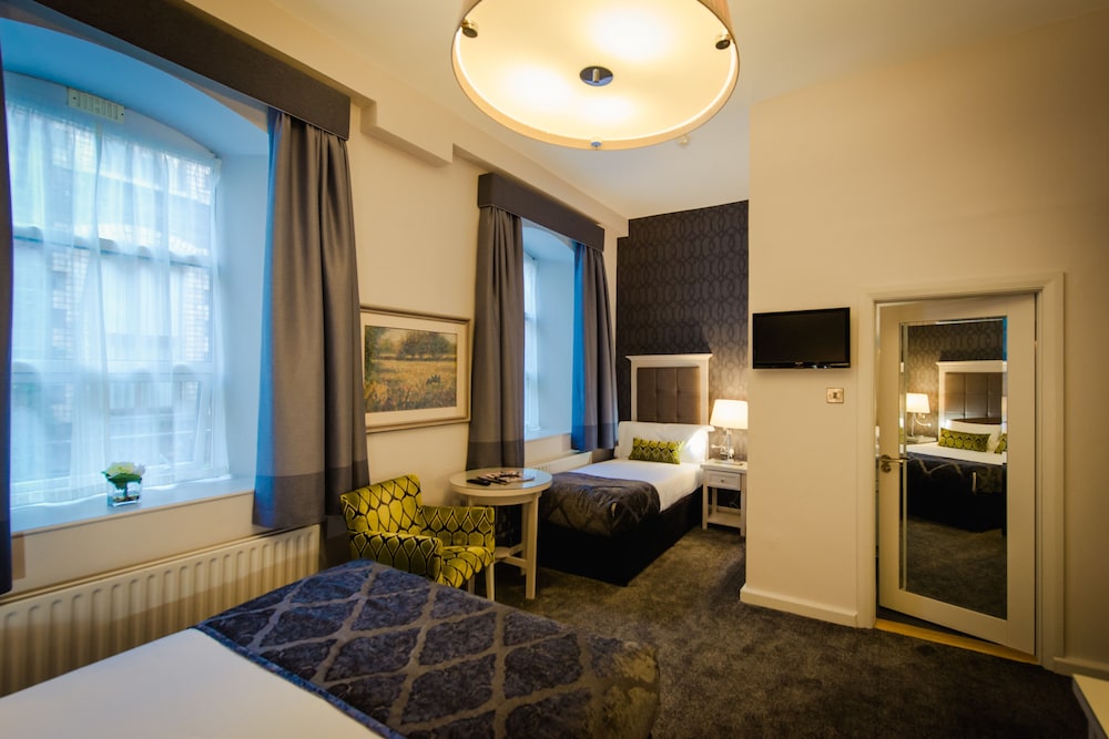 DELUXE, DOUBLE BED