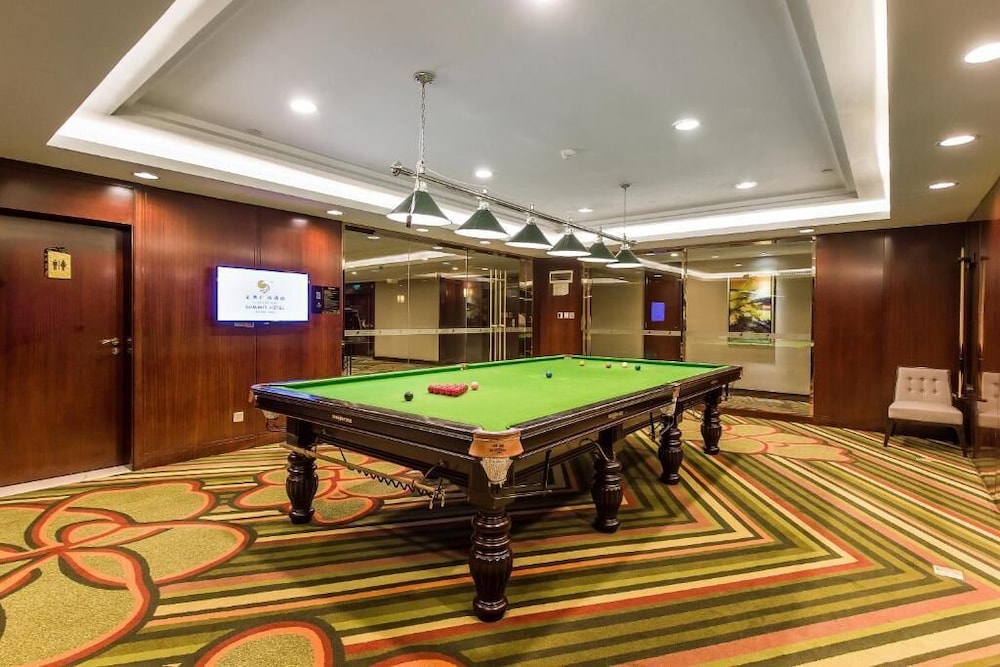 Golden Eagle Summit Hotel 24/24