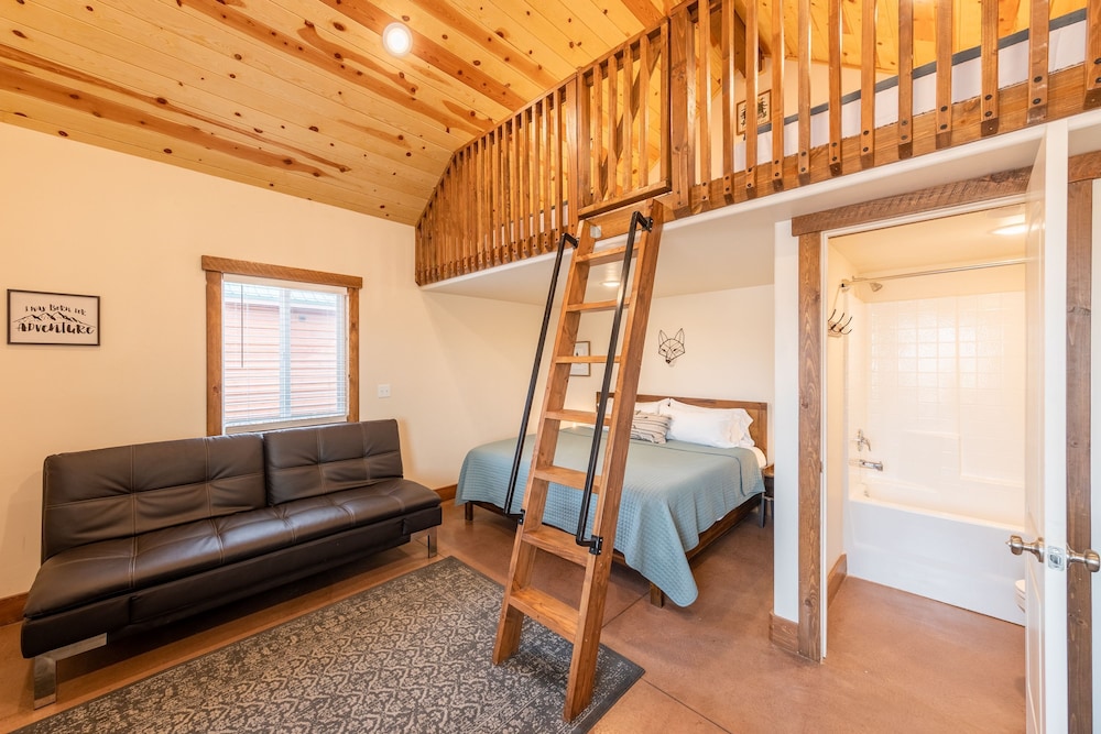 Gooseberry Lodges 58/79