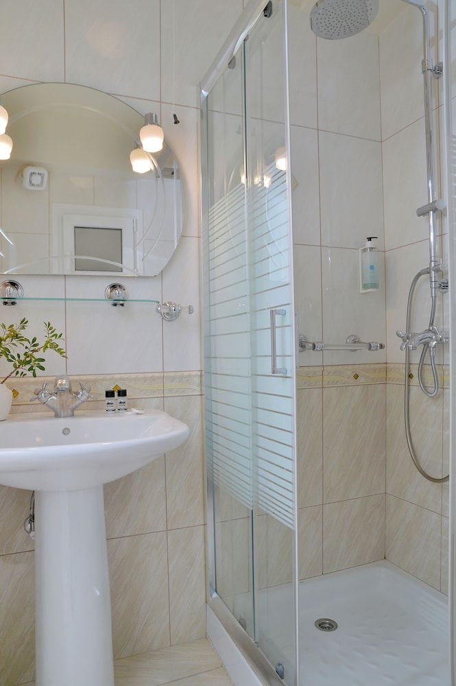 Ilia Mare Hotel 47/48