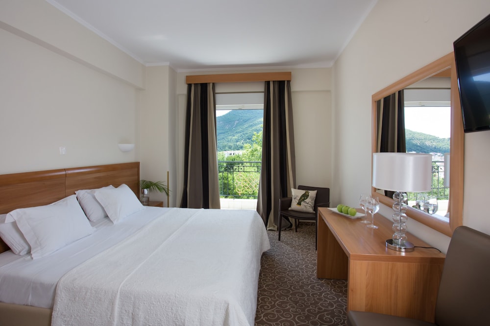 HOTEL CHLOE 9/50