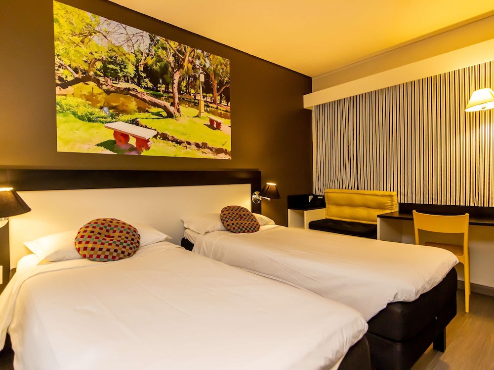 STANDARD, TWIN BEDS