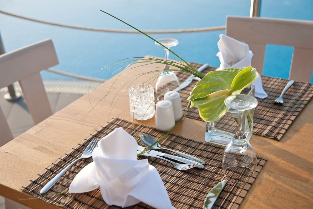 Pernera Beach Hotel 58/72