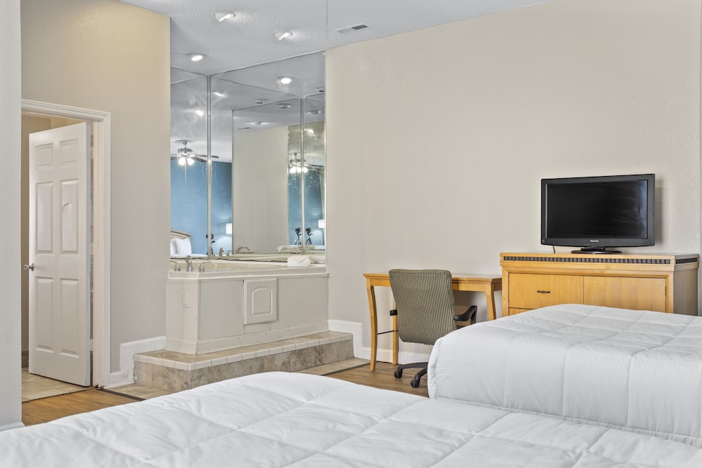 Ocean Crest Inn and Suites 37/51