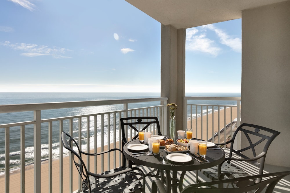 Holiday Inn Hotel And Suites Ocean City 53/78