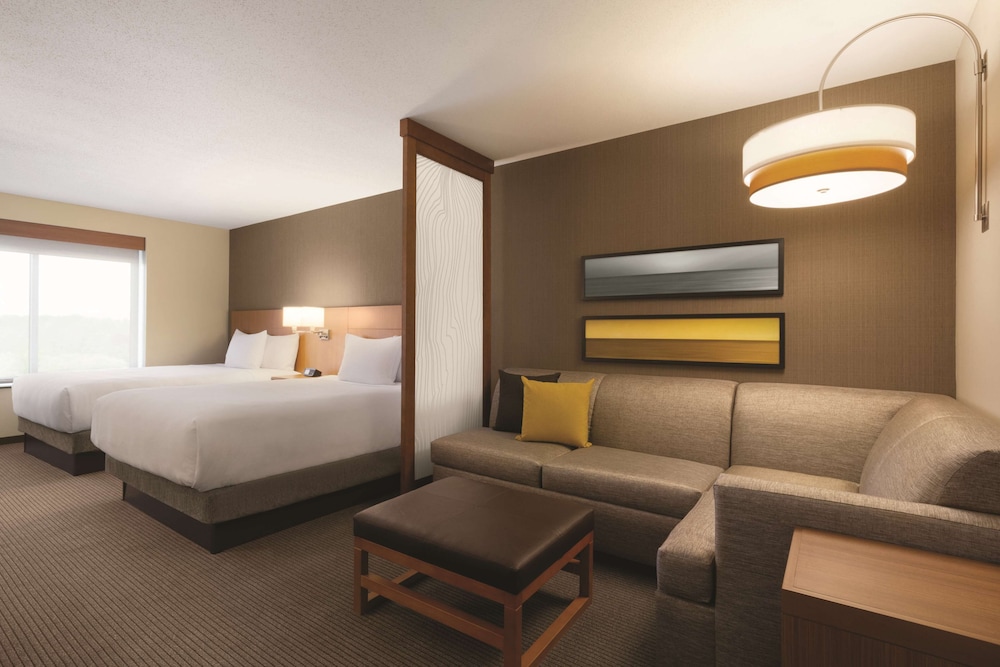 Room, 2 Queen Beds, Sofa, Hyatt Place Niagara Falls 2/3