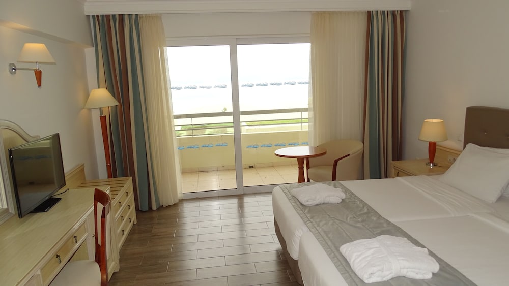 Kipriotis Panorama Hotel and Suites 13/66