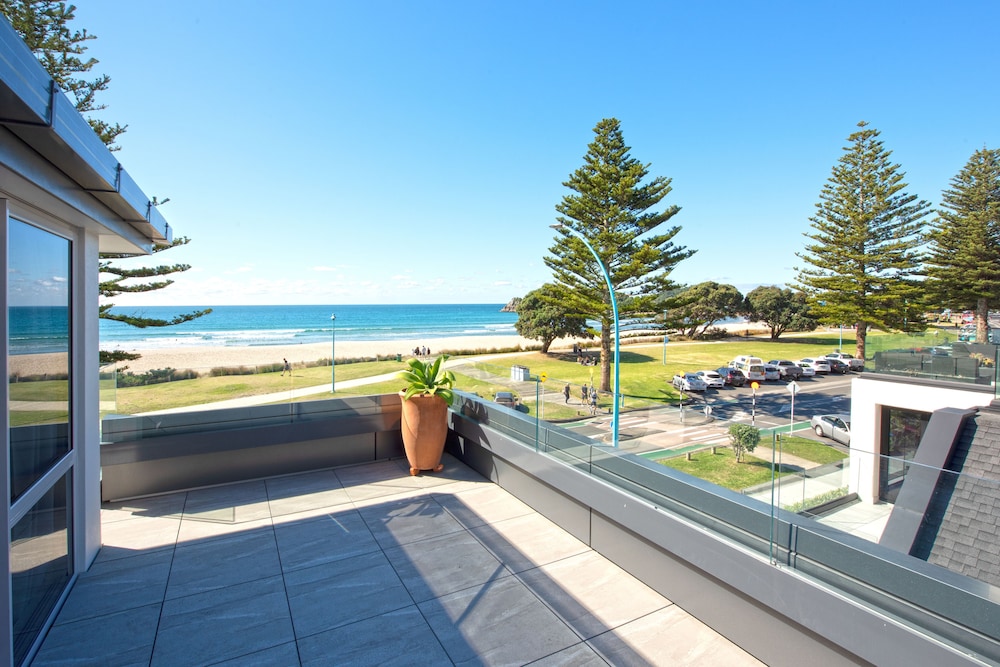 The Pavilions Beachfront Apartments 69/76