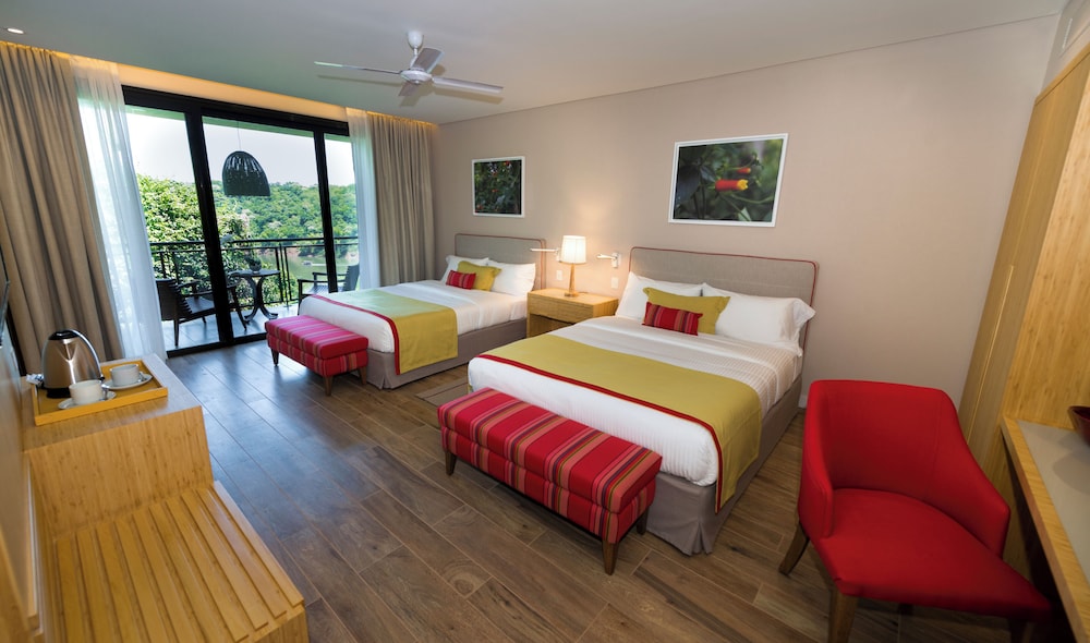 MASTER, DELUXE, TWIN BEDS