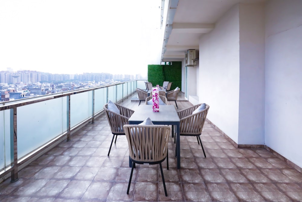 Regenta Suites Element One 33/50