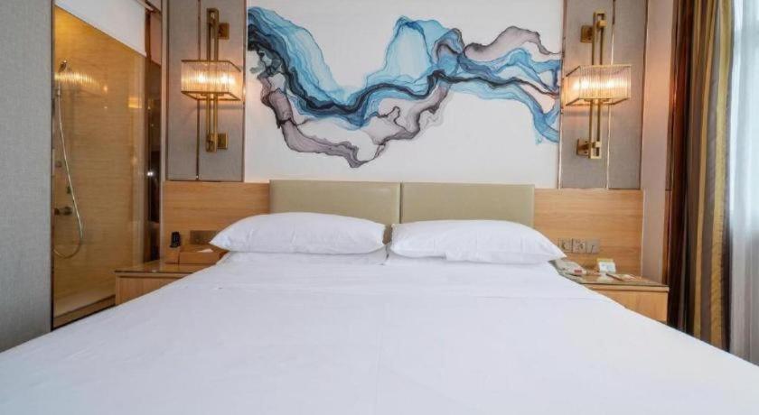 Vienna Hotel (Xiamen Airport, Jiangtou Metro Station) 28/51