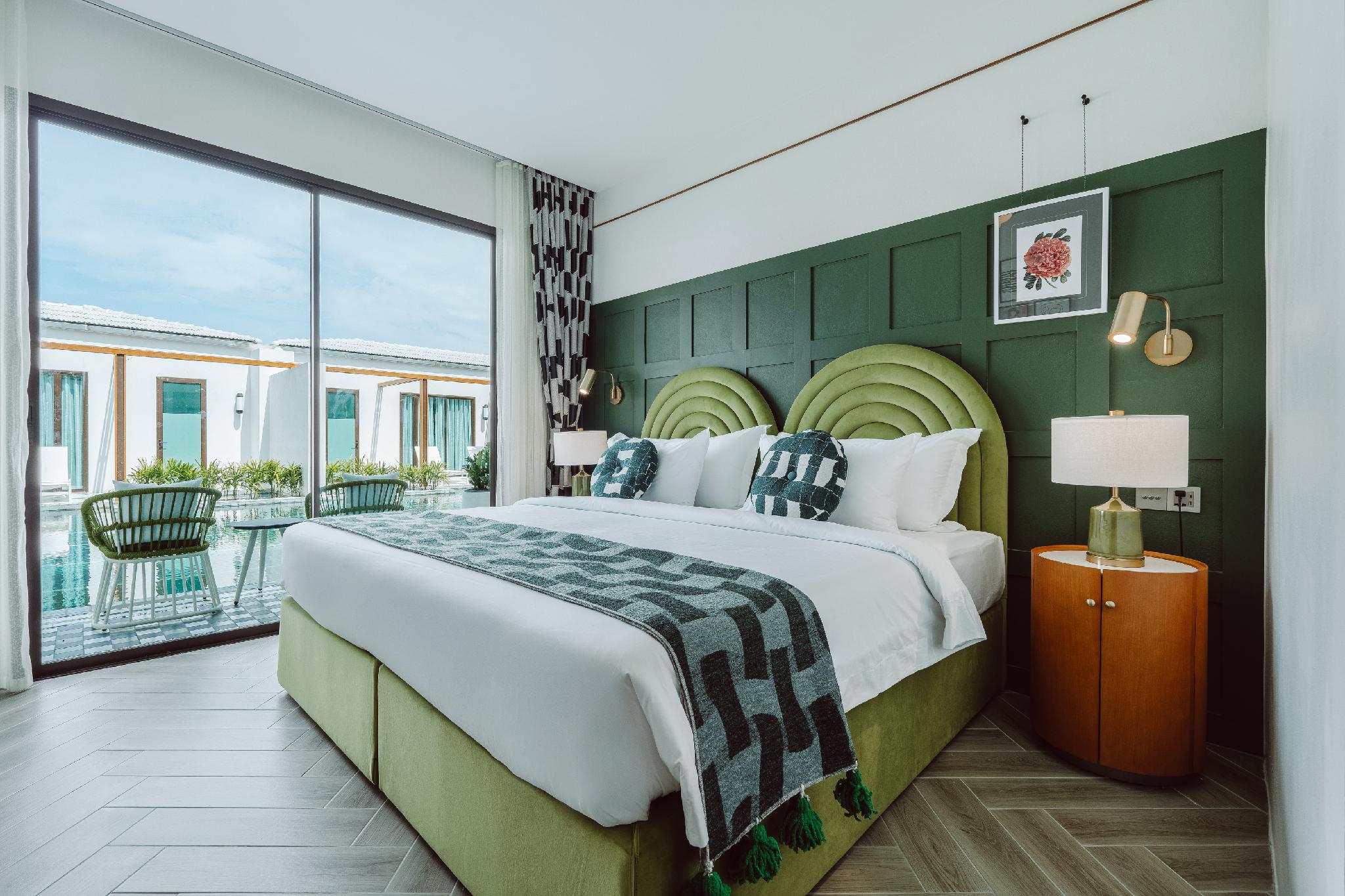Superior, Double Bed, Pool Access