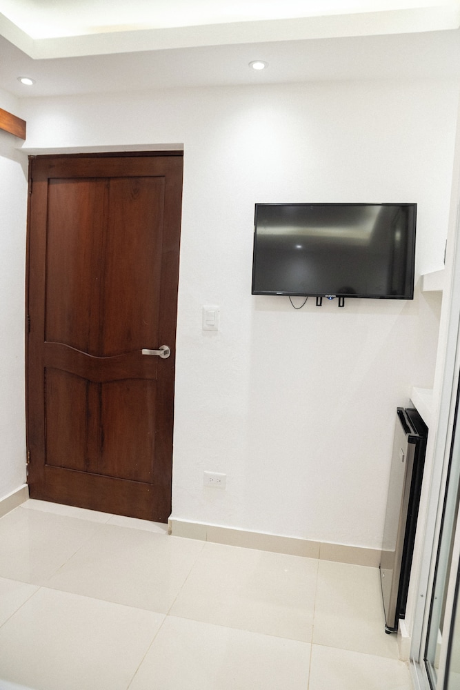 Cataleya Hotel 5/50