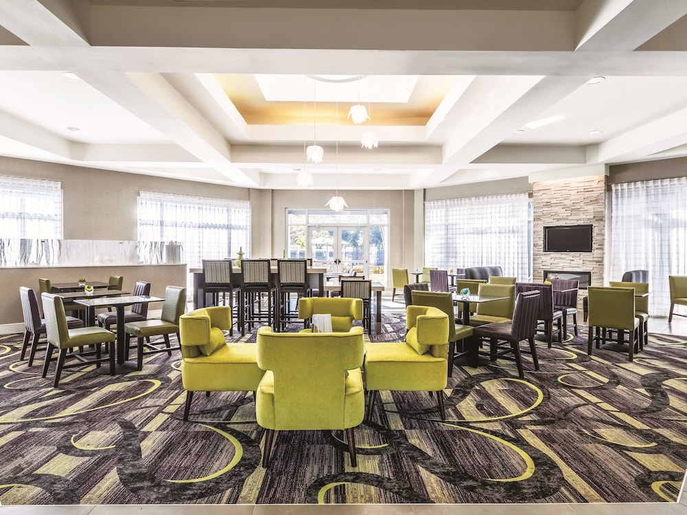 La Quinta Inn & Suites by Wyndham Alexandria Airport 41/48