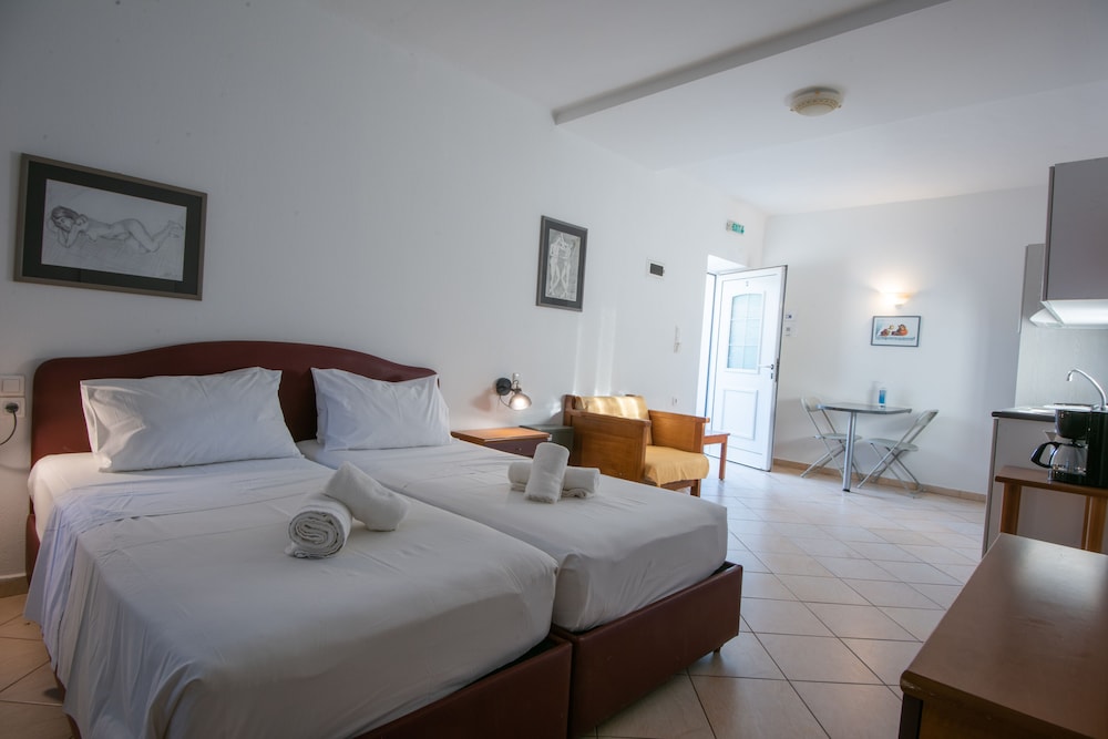 Studio, Double Bed