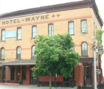 Hotel Wayne 1/44