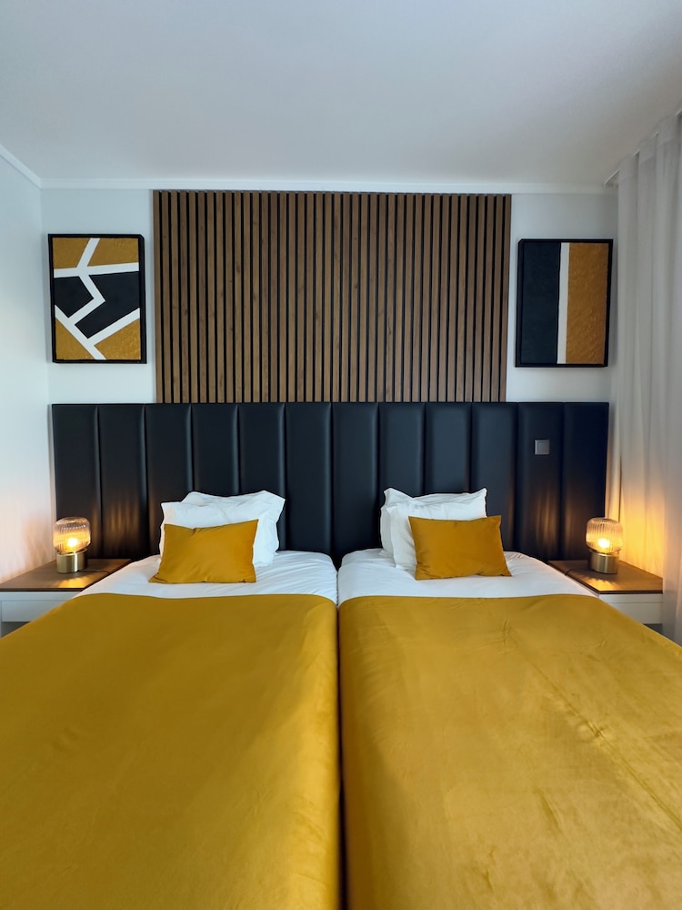 STANDARD, TWIN BEDS