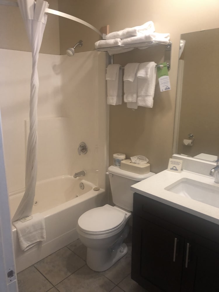 Efficiency, Suite, Queen Bed