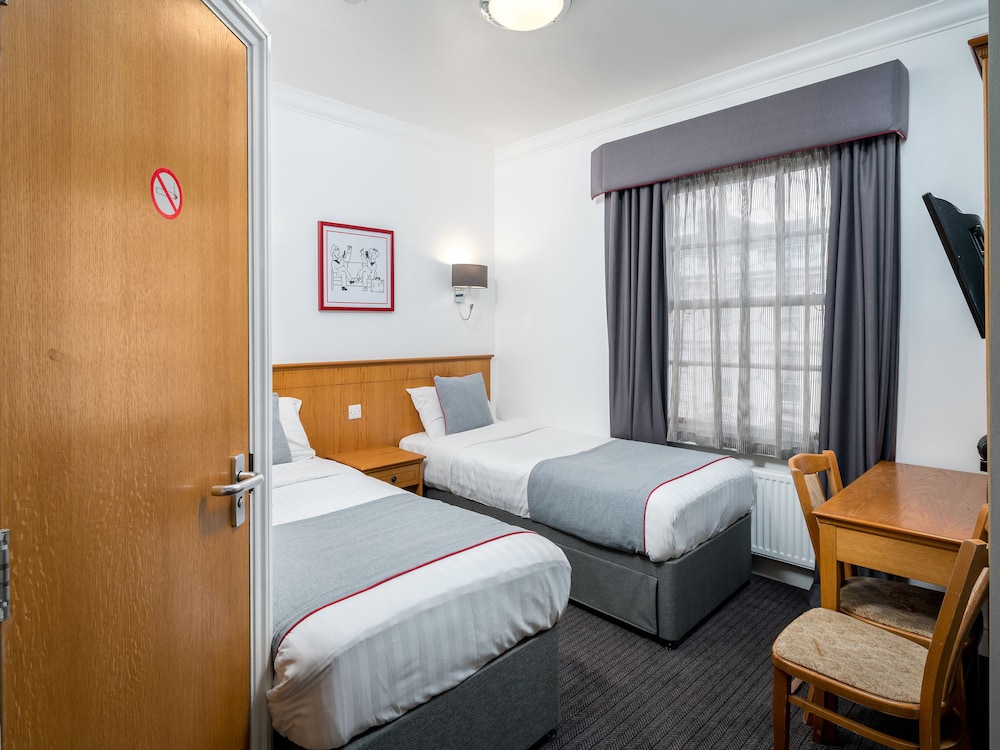 OYO Townhouse New England, London Victoria 12/33