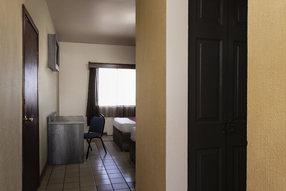 OYO Hotel Real Del Sur, Estadio Chihuahua 41/49