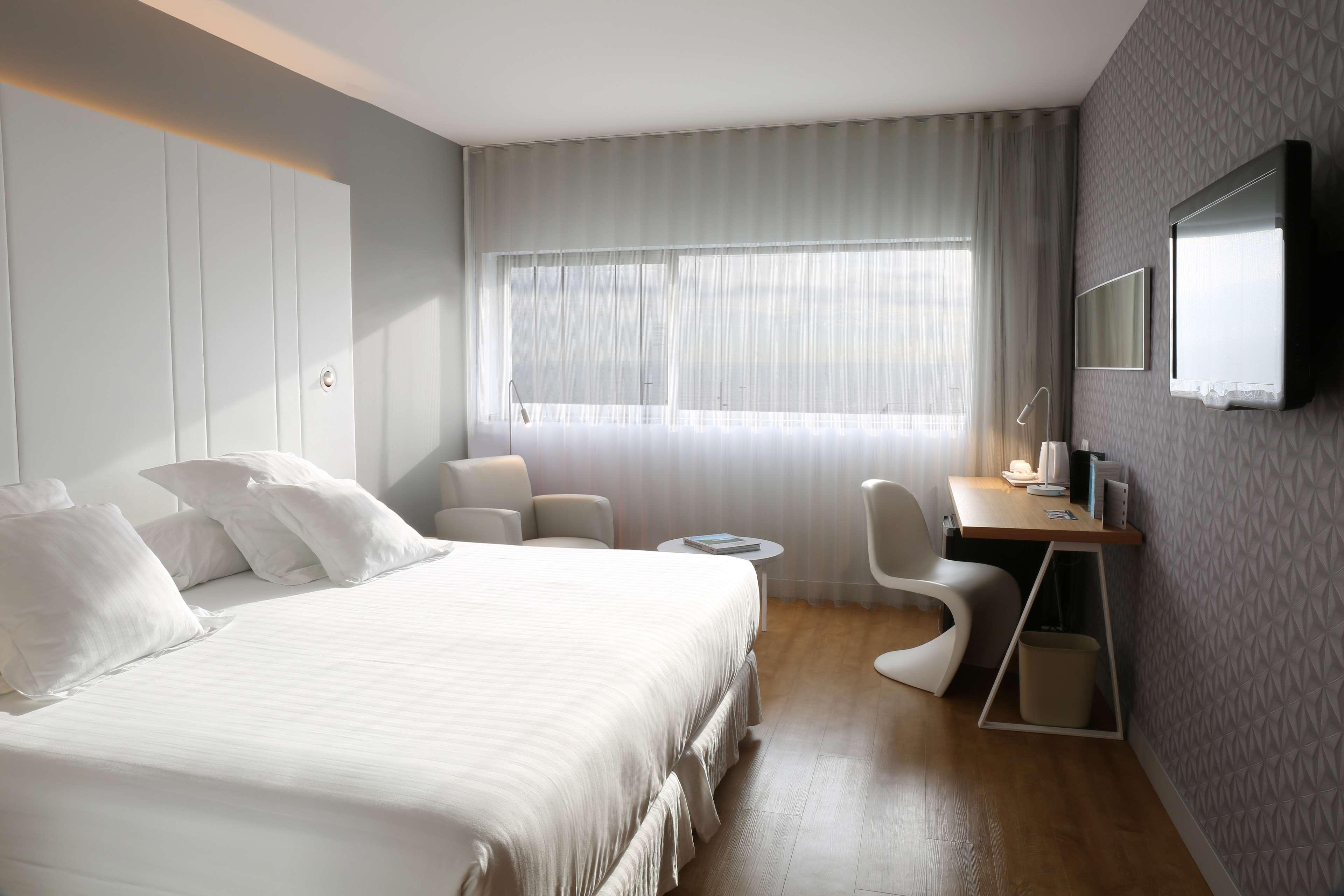 2x2, Connecting، Occidental Atenea Mar 2/2