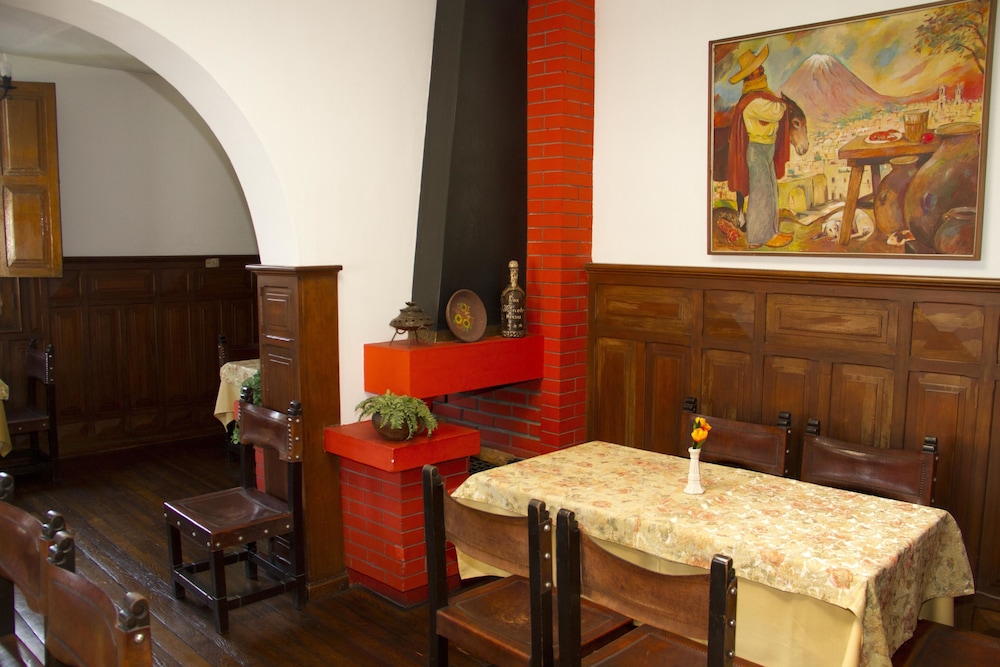 Las Mercedes Hostal Residencial 51/68