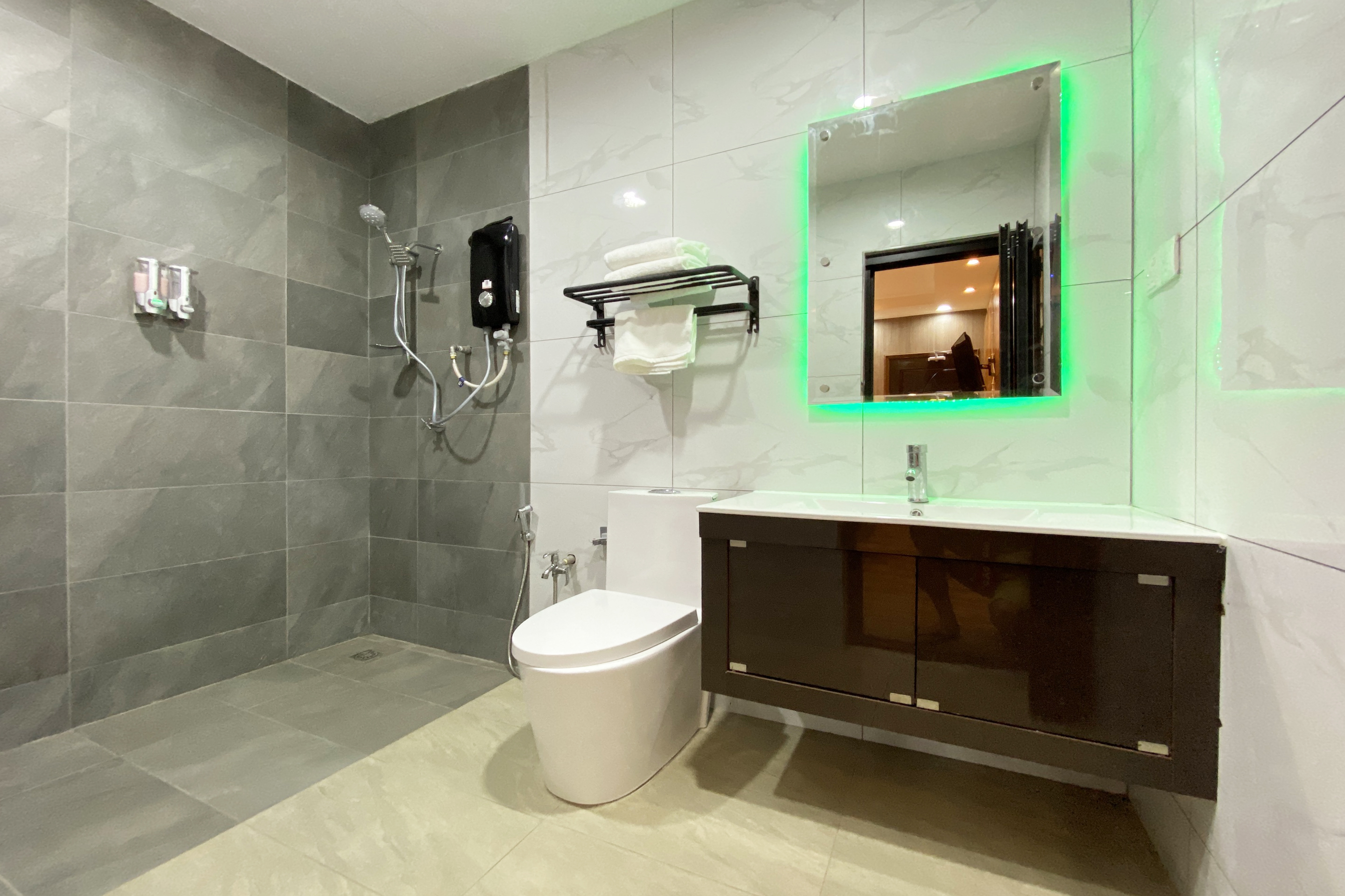 OYO 90262 Kota Kinabalu Homestay, Villa & Suite Boutique 16/18