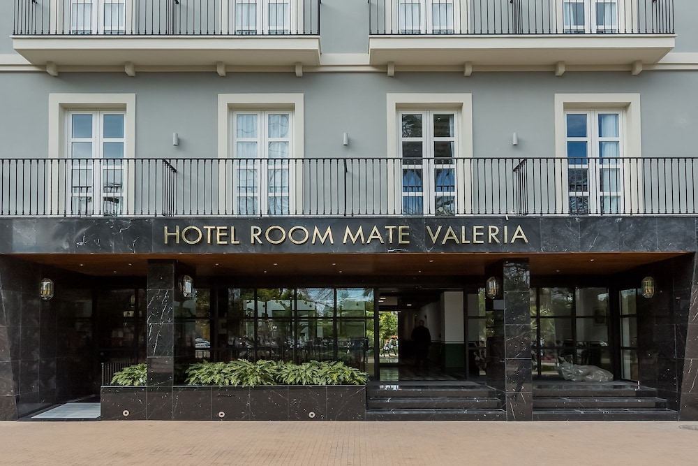 Room Mate Valeria 2/52