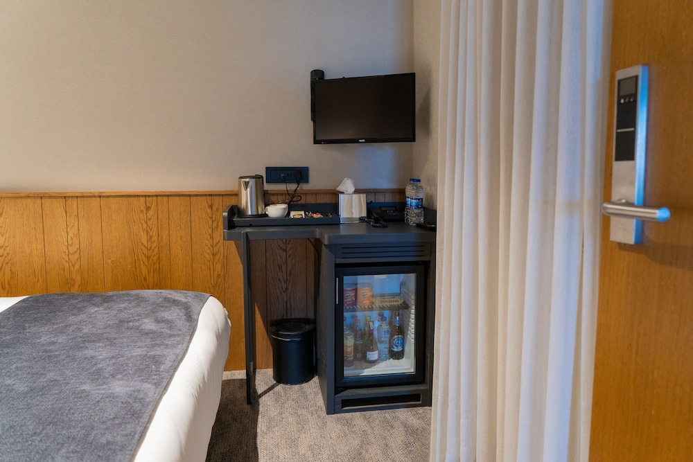 Meg Hotel 40/50