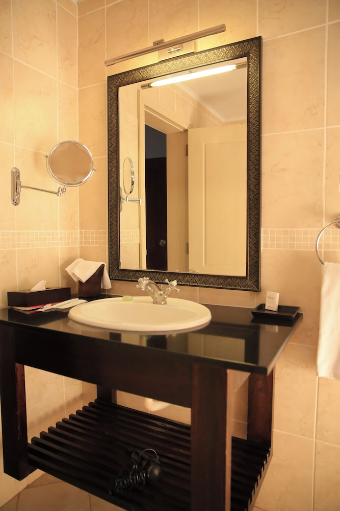 Haile Resort Hawassa 50/50