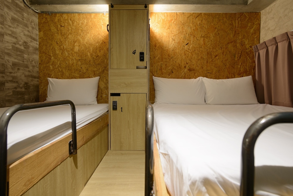 MIXED DORM, DOUBLE BED