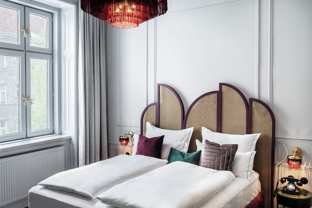 Single, Twin Beds