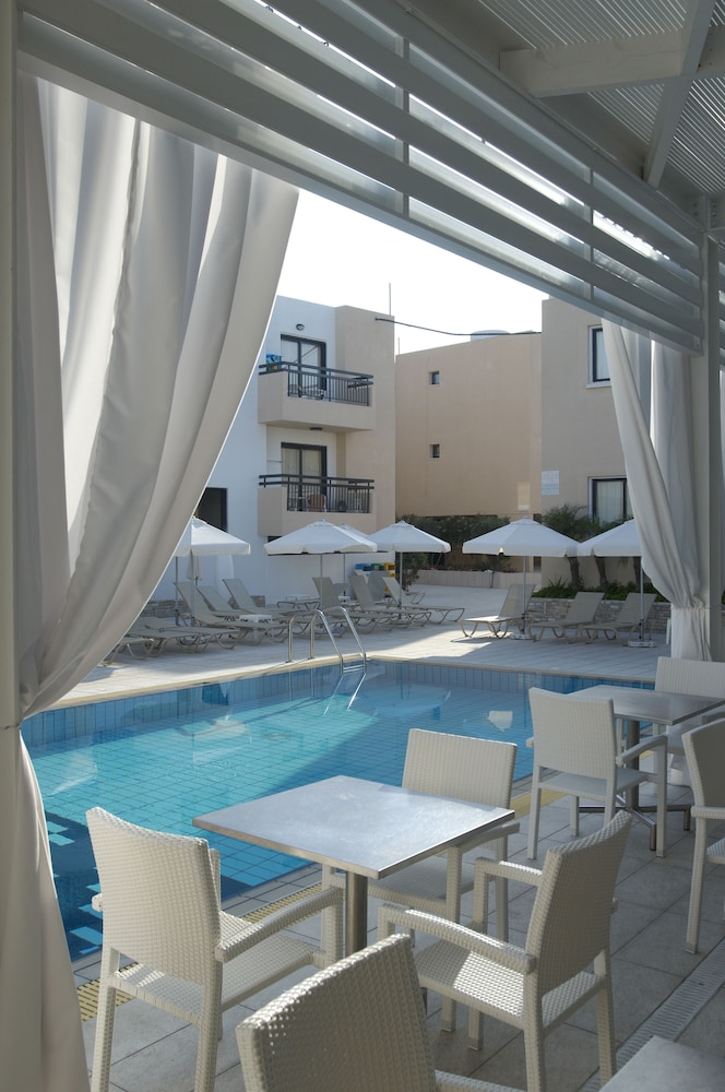 Senator Hotel Apartments - Adults Only 34/70