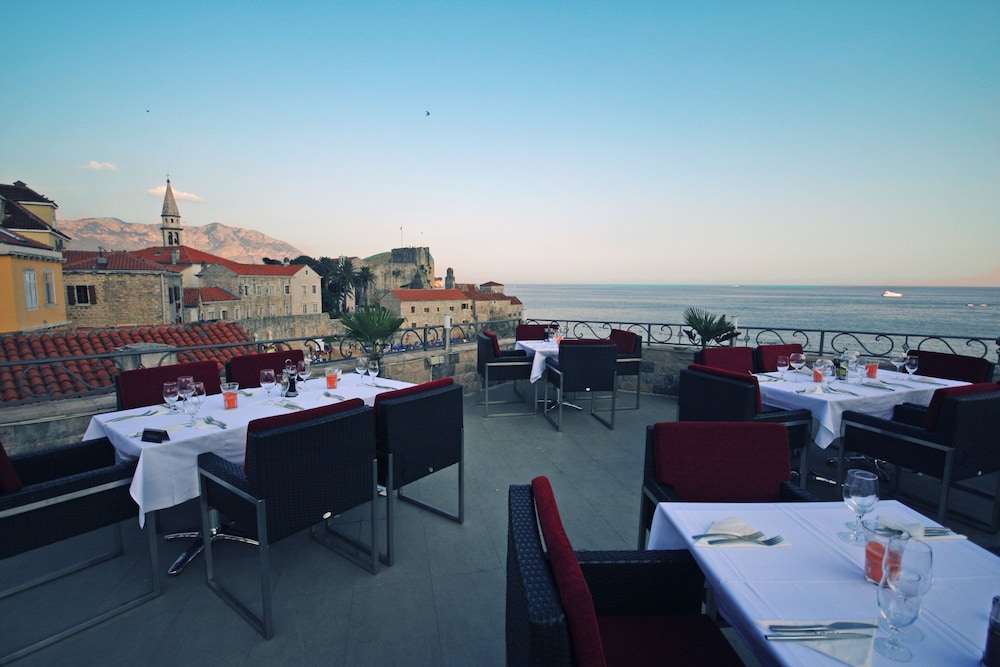 Astoria Budva 42/59